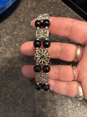 Black & silver color Bead Bracelet - Elegant Women's Jewelry